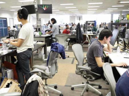 కరుగుతున్న ఐటీ కల.. మధ్య తరగతి ‘డాలర్’ డ్రీమ్ కనుమరుగేనా?