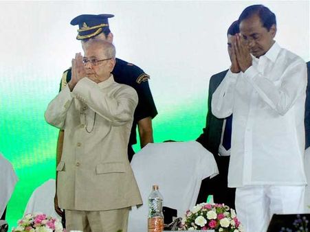 కెసిఆర్ షాక్: ఒయులో అంత జరిగిందా, పరిస్థితిపై ఆరా?