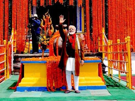 చెప్పినట్లుగానే.. మోడీ వీఐపీ కాదని నిరూపించుకున్నారు!