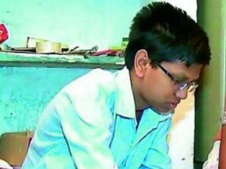 సలాం కొట్టాల్సిందే!: సమోసా వ్యాపారి కొడుకు ఎంసెట్‌లో టాపర్..