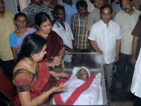 తమ్ముడిని అలా చూడలేను: నారాయణ కుమార్తె ఆవేదనతో అంతా కంటతడి!