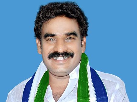 టిడిపి నేత హత్య: పరారీలో జగన్ పార్టీ ఎమ్మెల్యే పిన్నెల్లి రామకృష్ణారెడ్డి?