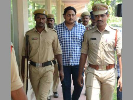 వడ్డీ మహేష్ సమాచారం: 3 రాష్ట్రాల్లో 54 కంపెనీలపై దాడులు