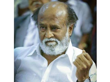 ఫ్యాన్స్ కు వార్నింగ్ ఇచ్చిన రజనీకాంత్: సూపర్ స్టార్ కు కోపం, మెడపట్టి గెంటేయండి !