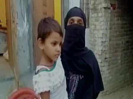 హిందువుగా మారతా, లేదంటే ఆత్మహత్యే: తలాఖ్ బాధిత మహిళ ఆవేదన