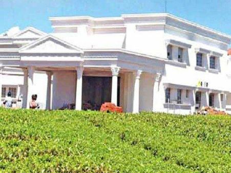 దిమ్మతిరిగే జవాబులు: 'అమ్మ' ఆత్మకు పూజలు చేసేందుకేనంటూ...