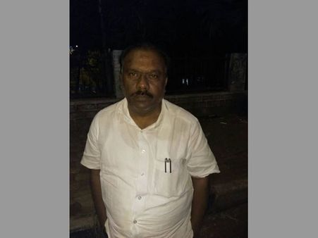 ల్యాండ్‌‌స్కాం: సబ్‌రిజిస్ట్రార్ ఇళ్లపై ఏసీబీ దాడులు, అక్రమాస్తులు 200కోట్లపైనే!