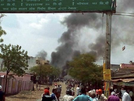 రైతు విధ్వంసం: ఆతి విశ్వాసమే కొంప ముంచిందా?