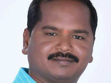 బళ్లారి బీజేపీ ఎంపీ శ్రీరాములు, గాలి ముఖ్య అనుచరుడి హత్య: పట్టపగలు వెంటాడి నరికేశారు !