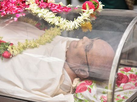 గవర్నర్ కంటతడి: భావోద్వేగానికి లోనై!.. సినారెతో ఇదీ అనుబంధం..