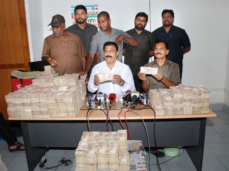 ఆ రూ.7కోట్లు రాజశేఖర్ సినిమా కోసమేనా?: సినీ నిర్మాతపై లోతుగా దర్యాప్తు