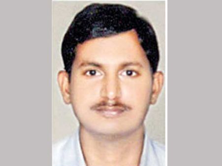 నాడు వెలివేశారు,నేడు అక్కున చేర్చుకొన్నారు, ఐఎఎస్ 3వ,ర్యాంకర్ గోపాలకృష్ణ కుటుంబానికి ఘన స్వాగతం