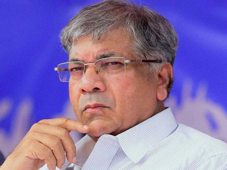 కోవింద్‌కు పోటీగా అంబేద్కర్‌ వారసుడు, సీపీఎం సూచన, రేపు తుది నిర్ణయం