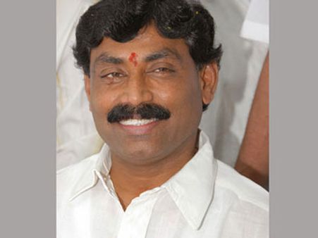 చంద్రబాబు నుండి పవన్ కళ్యాణ్క్ డబ్బులు: వైసీపీ ఎమ్మెల్యే రవీంద్రనాథ్ రెడ్డి