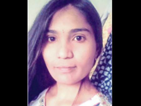 కళాశాల హాస్టల్‌లో బీటెక్ విద్యార్థిని ఆత్మహత్య