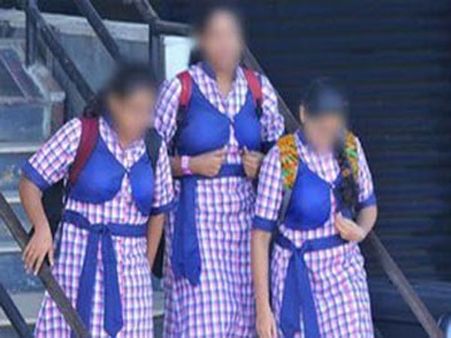 లోదుస్తుల తరహాలో స్కూల్ యూనిఫామా?: కేరళ స్కూల్‌పై వెల్లువెత్తుతున్న విమర్శలు..