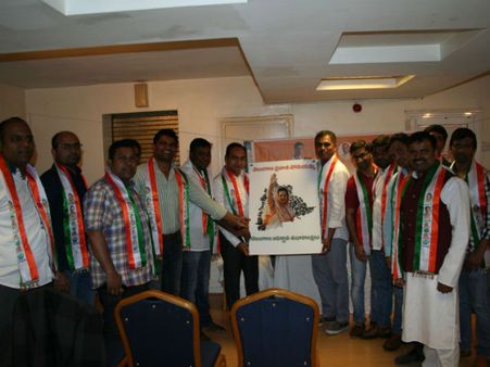 టీపీసీసీ ఎన్నారై సెల్ ఆధ్వర్యంలో ఆవిర్భావ వేడుకలు(పిక్చర్స్)