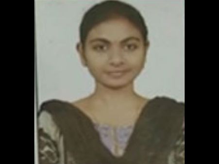 అర్ధరాత్రి ఫోన్లో మాట్లాడుతూ 5వ అంతస్తు నుంచి పడింది