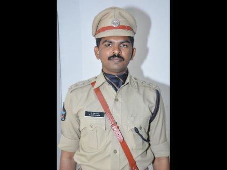 ఆందోళన కలిగిస్తున్న ఆత్మహత్యలు?: ఏఎస్పీ శశికుమార్ మృతిపై వీడని మిస్టరీ