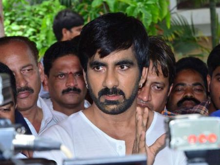 రవితేజ అలా ఇరుక్కున్నాడా: ఎన్నో ప్రశ్నలు-మరెన్నో అనుమానాలు, ఏది నిజం!?