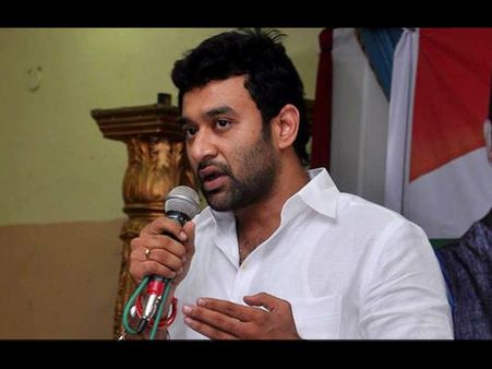 నాపై కాల్పులు జరిపారు, కఠినంగా శిక్షించాలి: పోలీసులకు విక్రమ్ వాంగ్మూలం ఇదే