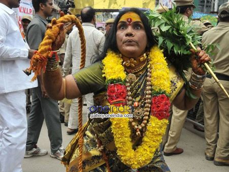 ఇదీ బోనాల విశిష్టత: ఎందుకు చేస్తారో తెలుసా!..
