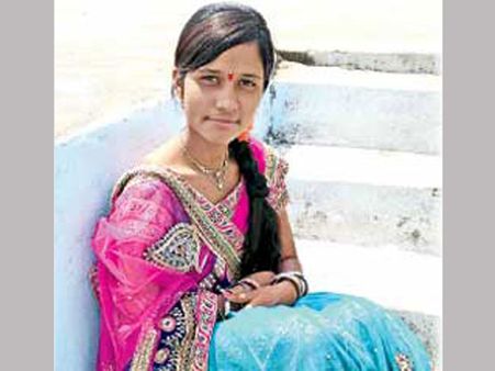 ఆశలను చిదిమేసిన విద్యుత్ ఘాతం: నవ వధువు మృతి