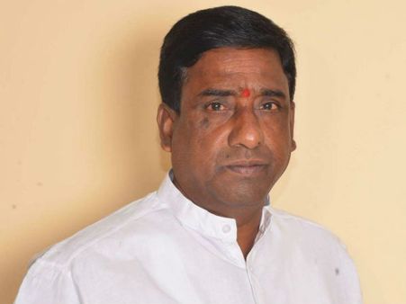 బహరేన్ టీఆర్ఎస్ హరితహారం డోర్ పోస్టర్స్: ఆవిష్కరించిన మార్క్‌ఫెడ్ చైర్మన్‌ లోక బాపురెడ్డి