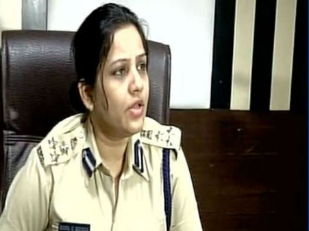 ట్విస్ట్: 'నేను సర్వీస్‌రూల్స్‌ను ఉల్లంఘించలేదు', 'విచారణకు కర్ణాటక సీఎం ఆదేశం'