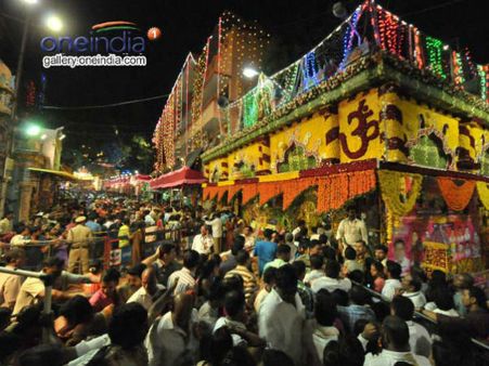 కేసీఆర్ నాకు సేవ చేశారు: రంగంలో అమ్మవారు, దత్తాత్రేయపై తలసాని