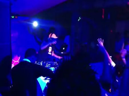 డ్రగ్స్ సప్లై కేంద్రాలుగా పబ్బులు, బార్లు: నోటీసులందుకున్న పబ్బులివే!