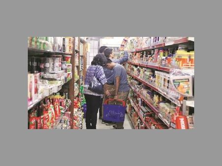 తొలిరోజు అనిశ్చితి: ఒకవైపు సంబురాలు.. మరోవైపు నిరసనలు..