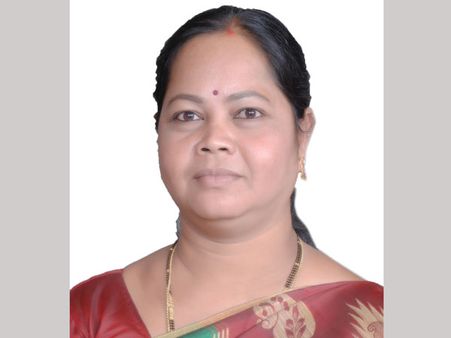 కాంగ్రెసుకు షాక్: బీజేపీలో చేరిన మాజీ ఎమ్మెల్యే కుంజా సత్యవతి