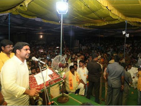 5లక్షలా?.. అలా ఒక్కరిని చూపించండి: మంత్రి లోకేష్‌కు చేదు అనుభవం