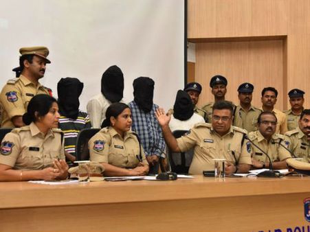 ముత్తూట్ ఫైనాన్స్ కేసు: అరటి పండ్ల వ్యాపారి కీలక పాత్ర, నిందితుల్లో టెక్కీ