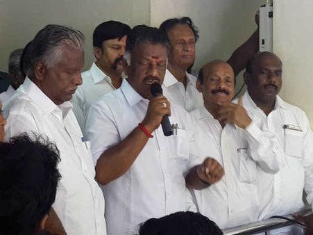 బీజేపీతో దోస్తీ: పన్నీర్ సెల్వంకు షాక్ ఇచ్చిన సొంత వర్గం నేతలు, ఇప్పుడు ఏం చేద్దాం ?