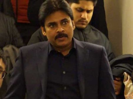 మార్పు కోసం: అప్పుడు పవన్ కళ్యాణ్ గదిలో నుంచి బయటకు రాలేదట