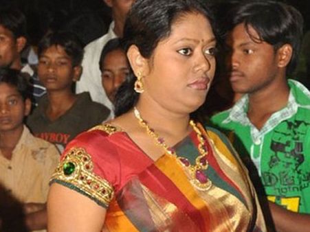 రాత్రి 8 గంటలైనా కొనసాగిన విచారణ, ఆందోళనతో సిట్‌ ఆఫీస్‌కు పూరీ భార్య.. తీవ్ర ఉత్కంఠ