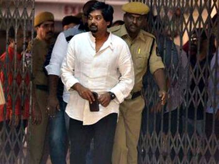 ఏది నిజం: ఊహించిన దానికన్నా.. ఇద్దరు ప్రముఖుల పేర్లు చెప్పిన పూరీ?