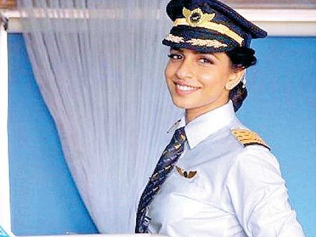 777 బోయింగ్‌కు యంగెస్ట్ లేడీ కమాండర్ విజయవాడ 'దివ్య'