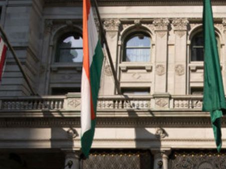 అమ్మకానికి భారతీయుడి హోటల్: ట్రంప్ పెళ్ళి ఇక్కడే