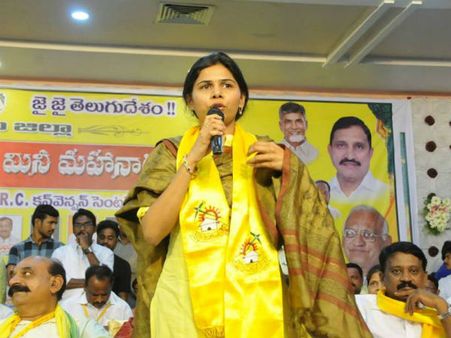 ''ఆళ్ళగడ్డ అమ్మ, నంద్యాల నాన్న, శిల్పా గురించి తెలియకే జగన్ టిక్కెట్టు''