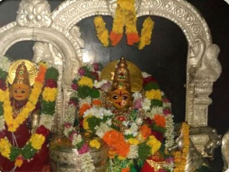 బాసర ఆలయంలో వర్గపోరు: ప్రధాన ఆర్చకుడిపై సస్పెన్షన్ వేటు