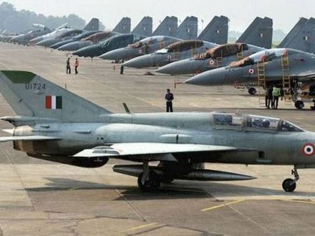 రాజమండ్రి రహదారిపై యుద్దవిమానాలు?: ఫ్యూచర్‌లో అలా.. కసరత్తులు షురూ!