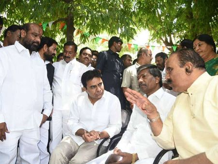 ఐదేళ్ల పాటు విచారణ: కెటిఆర్, నాయినిలపై కేసు కొట్టివేత