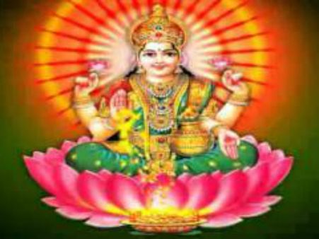 శ్రీమహాలక్ష్మి అనుగ్రహం ఎలా పొందాలి?: సంపదకు ఏవి చేటు, ఏవి మేలు..