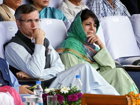 కశ్మీరీల హక్కు ఆర్టికల్‌ 35ఏ: చెలరేగుతున్న వివాదం