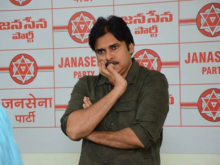 రివర్స్: చంద్రబాబుపై ఛాన్స్ మిస్సయిన పవన్ కళ్యాణ్, నంద్యాల మౌనంపై మరో కోణం