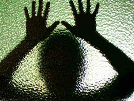 ఆటోలో గిరిజన యువతిపై అత్యాచారయత్నం.. ప్రతిఘటించడంతో..