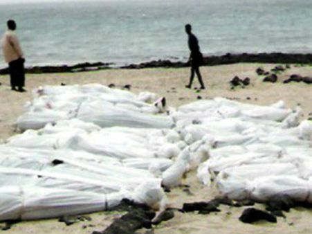 స్మగర్ల అరాచకం: సముద్రంలోకి 300మంది తోసివేత, 56మంది మృతి